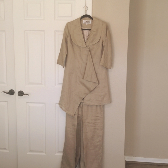Linen Pantsuit - Picture 3 of 16
